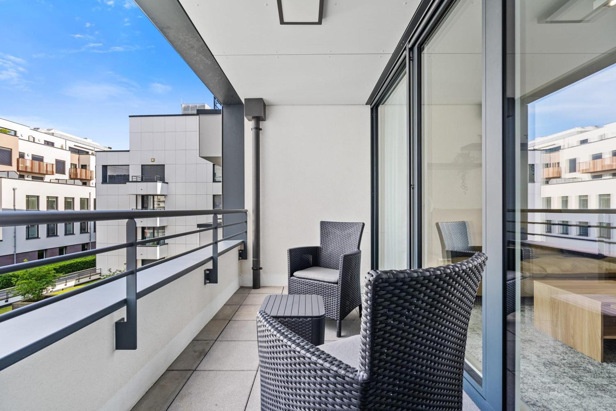 Modern 1-br With Balcony In Cessange Luxemburgo